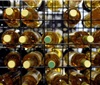 意科学家发现葡萄酒中七十多种被光降解的化学物质