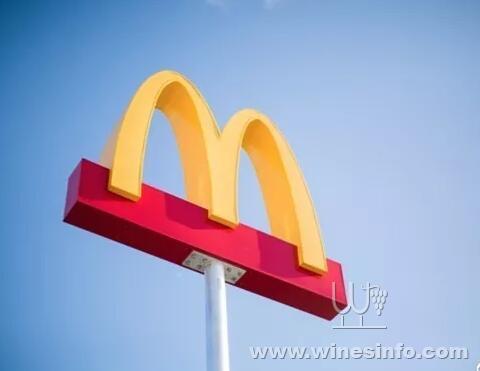 很多人都以為麥當勞的金色m就是mcdonalds的首字母,其實麥當勞logo